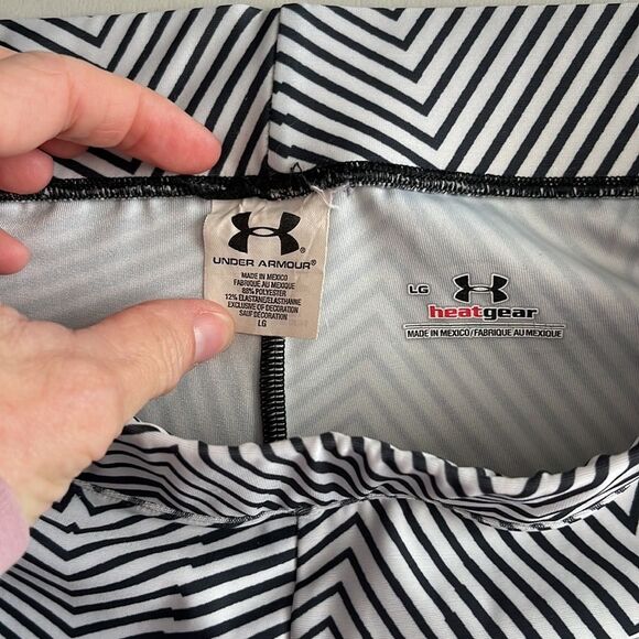 Under Armour Geometric Cropped Leggings Size Large - Picture 4 of 8